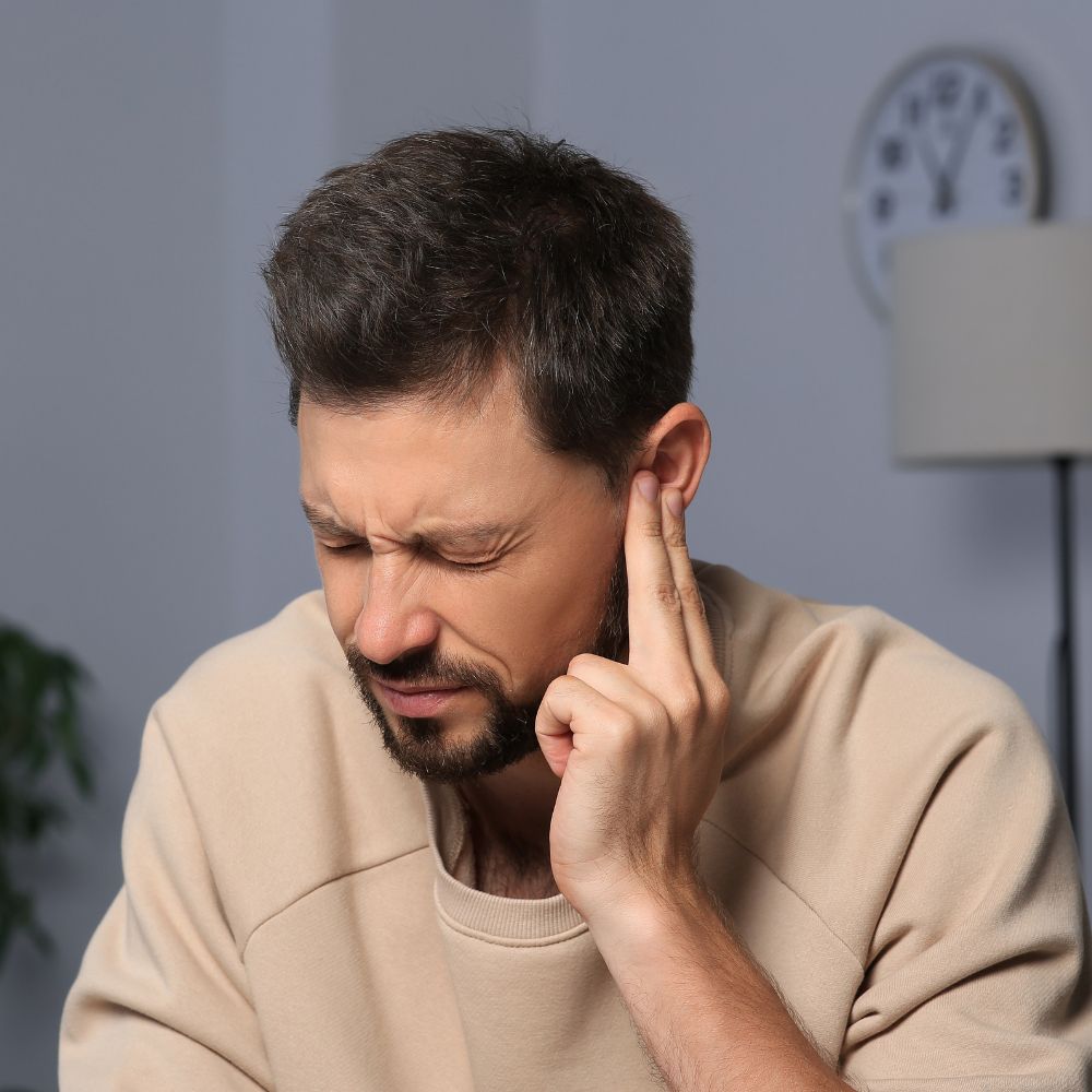 Tinnitus: 4 Tipps gegen das Klingeln & Rauschen im Ohr
